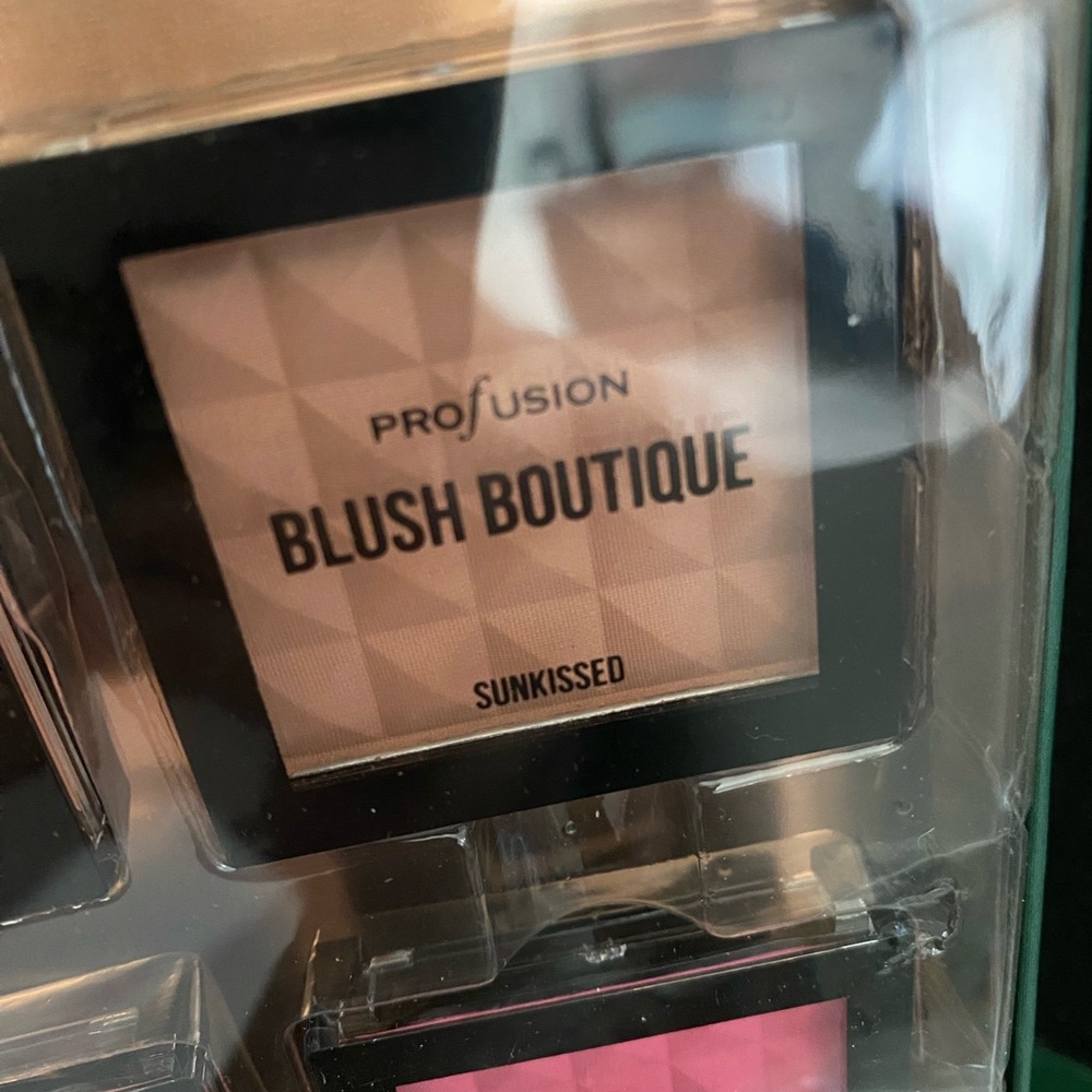 🆕🪷 PROFUSION LIMITED EDITION BLUSH BOUTIQUE PALETTE. BRAND NEW FACTORY SEALED. - Picture 6 of 15